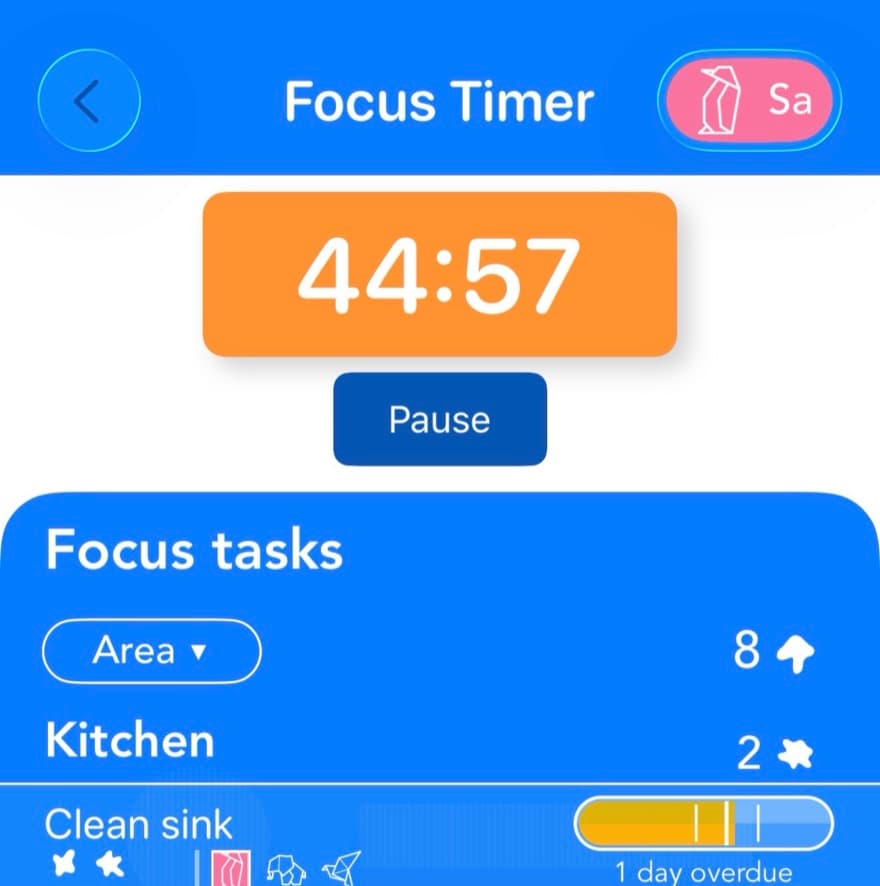 Tody's focus timer mid-session: 44 minutes 57 seconds remaining, a pause button, and the focus task list below with due tasks per room